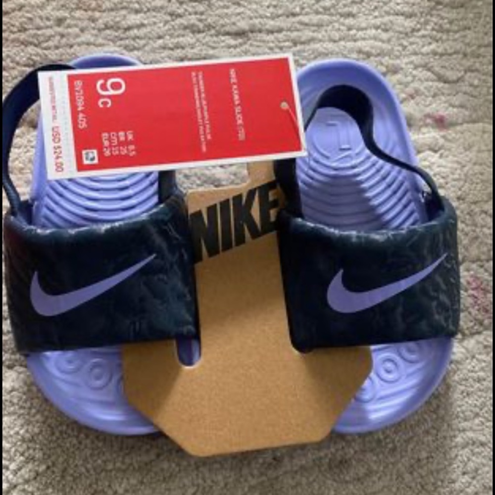 Toddler Nike slides - size 9